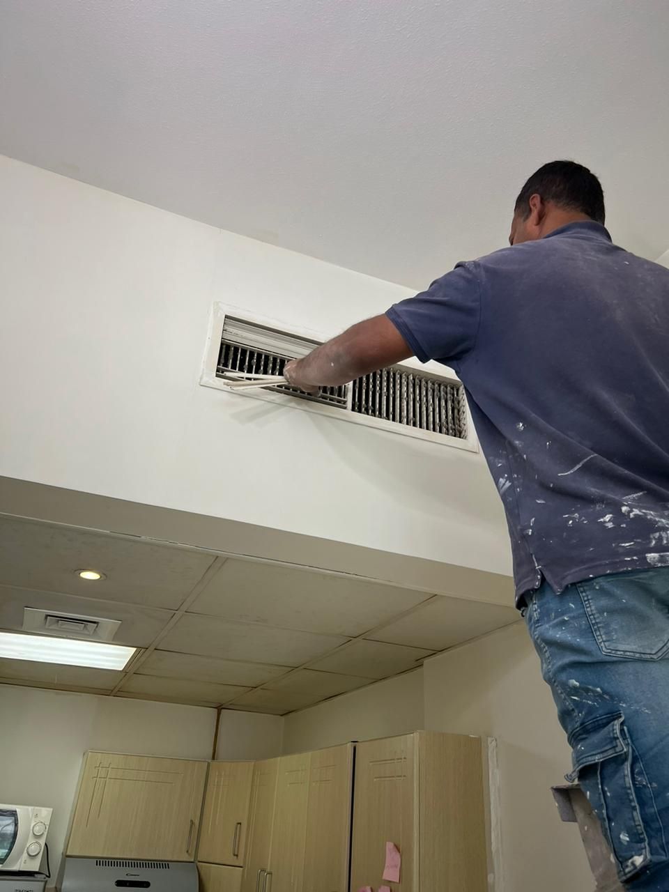 Cleaning AC grills