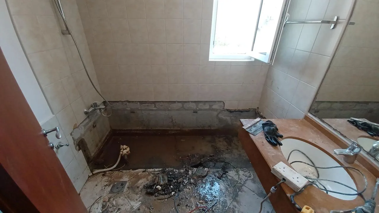 Notice the Accumulated water under the bathtub Notice the Accumulated water under the bathtub